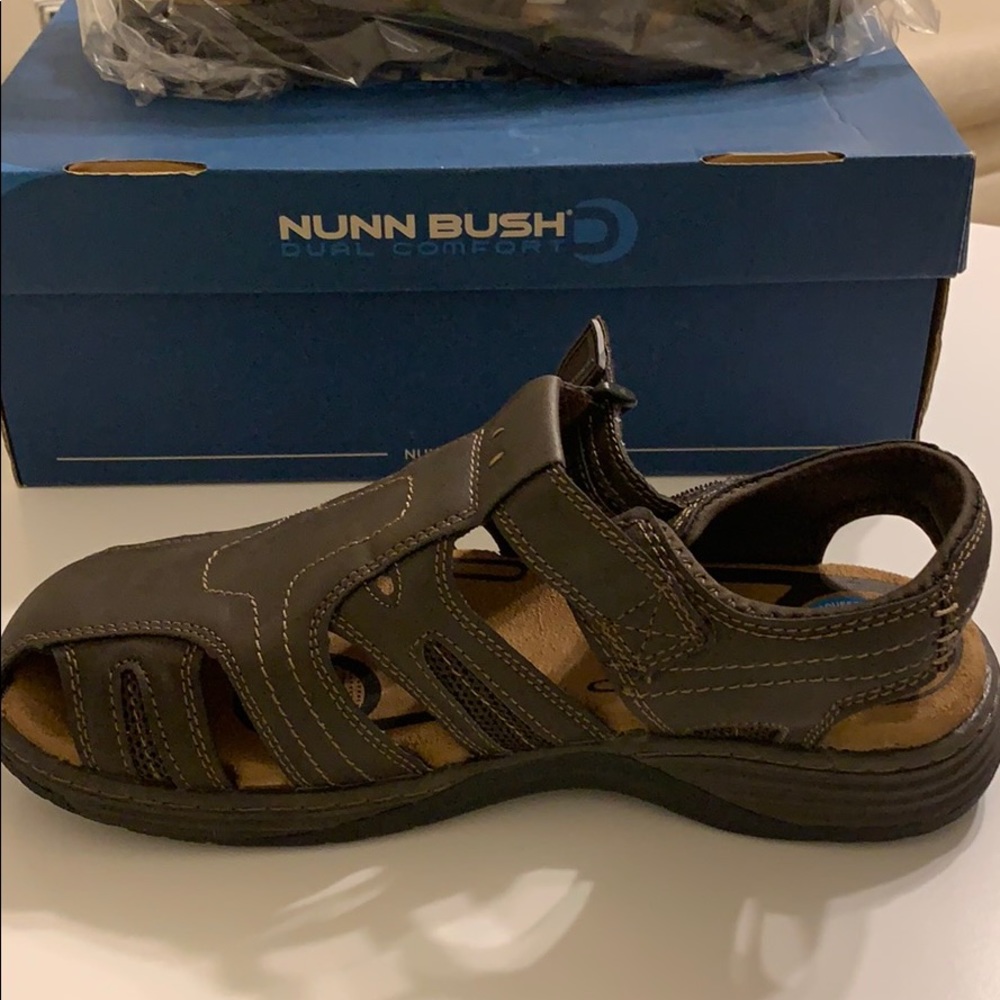 Numb Bush Sandals- New in box - Picture 2 of 6